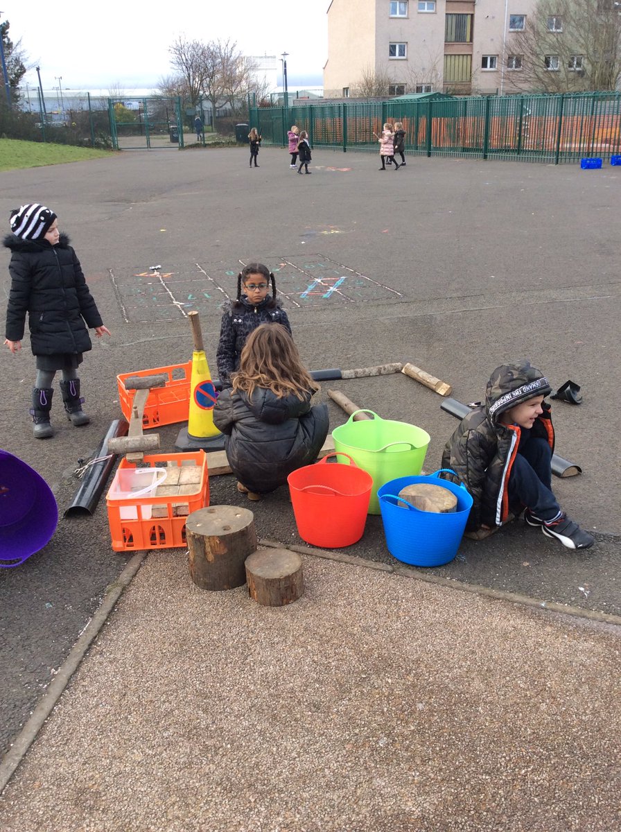 MissHallidayCVP's tweet photo. We enjoyed playing with the loose parts this afternoon! @CanalViewPSEdin @MissDawsonCV https://t.co/4vTjLSvG5k