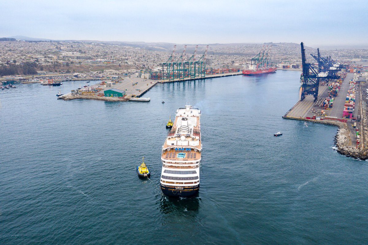 ¡El crucero Volendam🇳🇱 ya está en San Antonio!

Su itinerario dura 77 días y visitará distintos lugares del mundo. En Chile, San Antonio es uno de sus primeros destinos🚢🇨🇱

Su estadía en DP World finaliza hoy las 17 hrs, con un total de 1.697 personas a bordo.
⠀
📸 <a href="/Janknot/">Janko Villatoro</a>