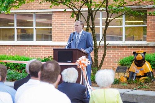 uthscknoxville's tweet photo. Read the latest news from UTGSM in The Scope: https://t.co/WoRMPmsRdO
#gradmeded #medicine #futuredocs #research #aamc https://t.co/AzKvk5CaXn