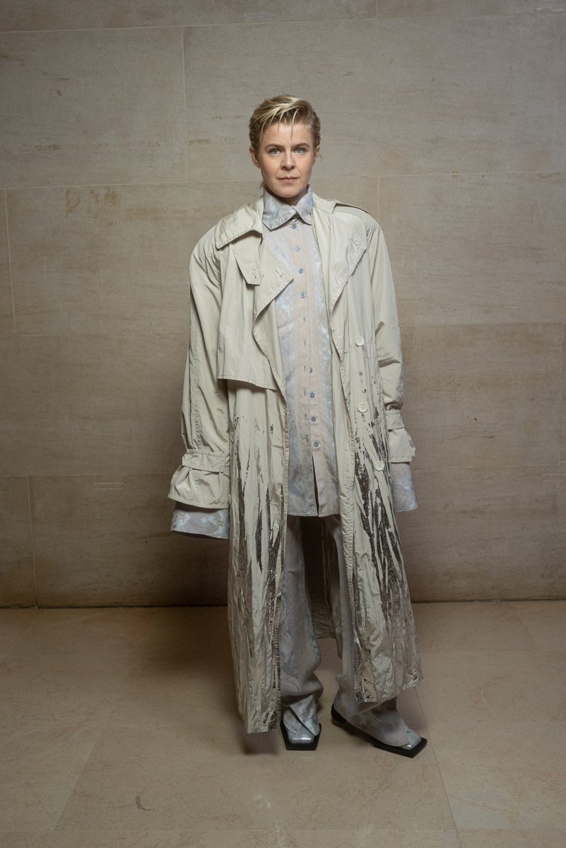 robynkonichiwa tweet picture