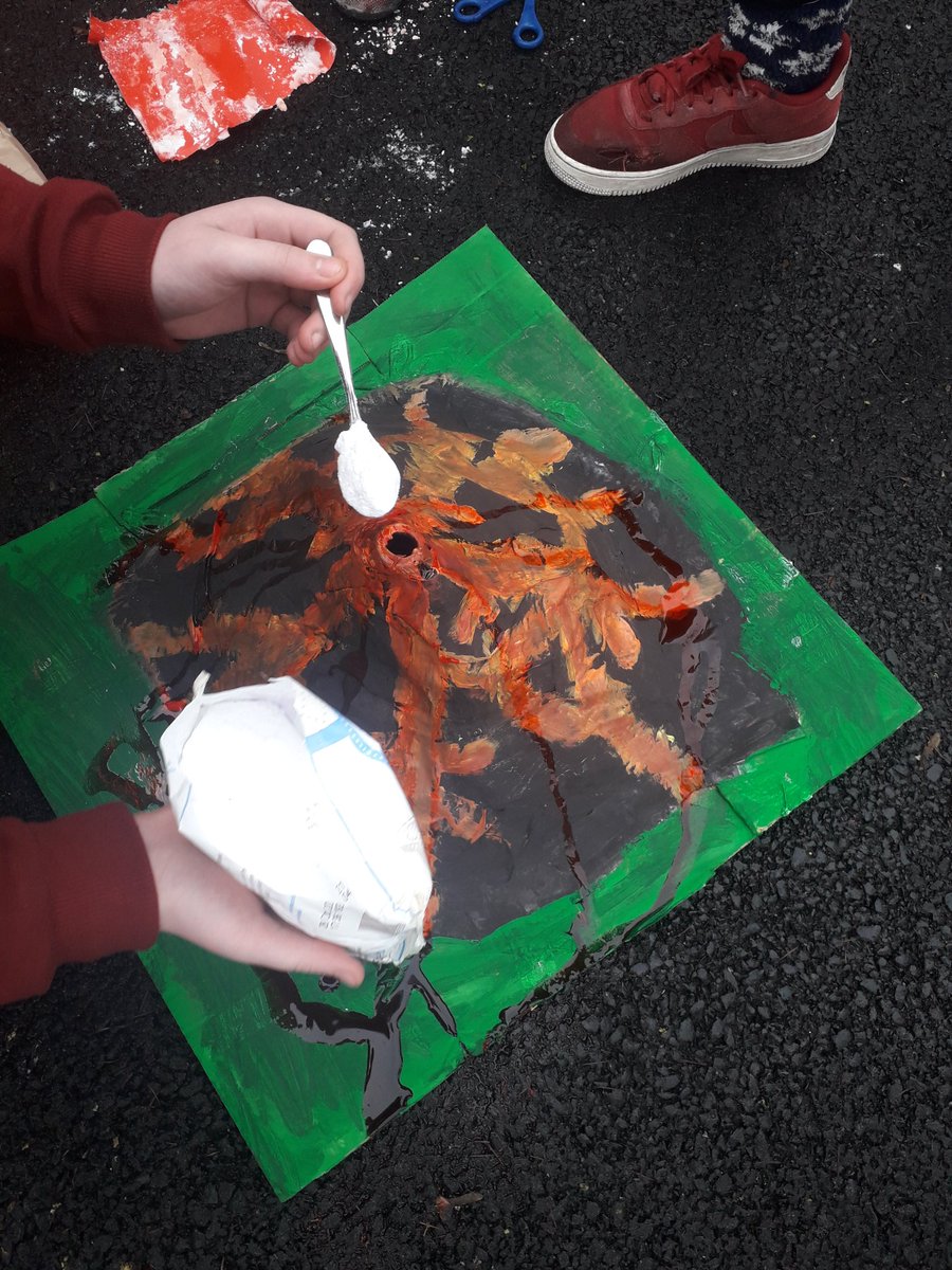5Eetns's tweet photo. This afternoon was spent using materials to create a reaction to replicate the eruption of Mount Vesuvius! Great fun had by all! https://t.co/SWcS52ysSy