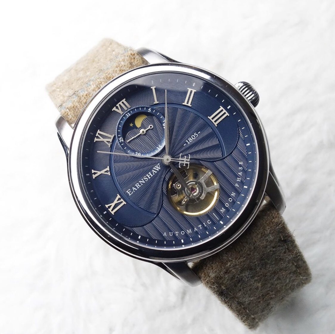 strapbandits's tweet photo. REPOST @_watchfreak_

@earnshaw1805 Longitude Moonphase Automatic combined with a nice comfy strap from @strapbandits ⌚️
#earnshawmoment #earnshaw1805 #strapbandits https://t.co/XvcEYBmEMR
