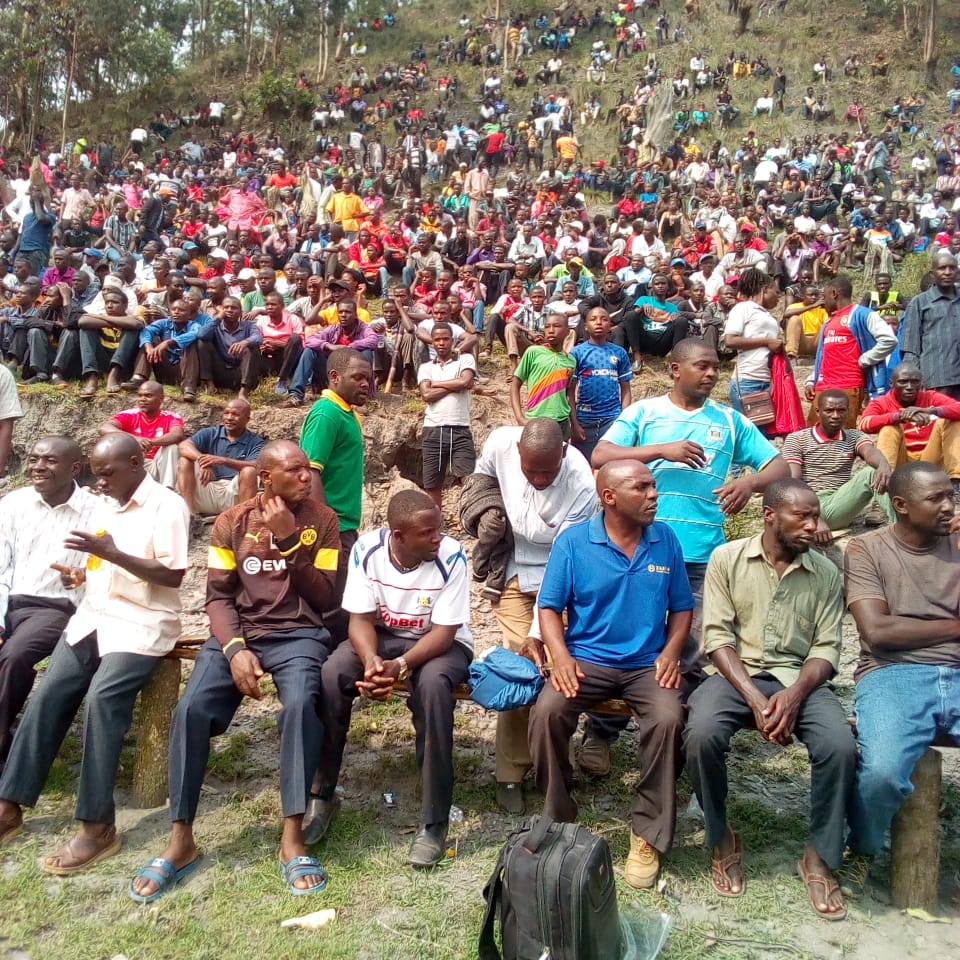TindiwegiM's tweet photo. FT: Bugamba FC 1-0 @ondufc FC . Onduparaka's Been eliminated from Uganda Cup.
#By regional side Bugamba FC in a game played at #Bugamba Play Ground.
StanBic Uganda Cup 🏆
@OfficialFUFA
@CAF_Online @tvwestUG @Orumuri @radiowestug @nbstv @ntvuganda @DailyMonitor @newvisionwire https://t.co/FWVNSMhNre