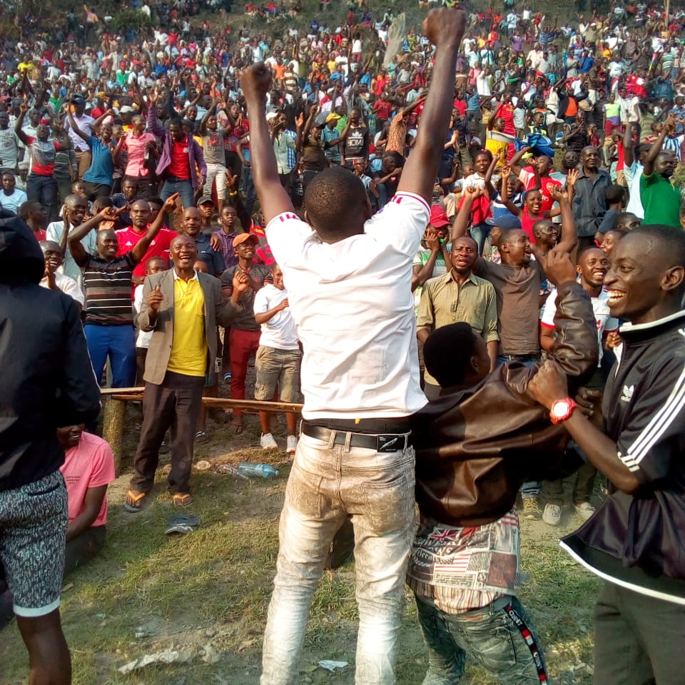 TindiwegiM's tweet photo. FT: Bugamba FC 1-0 @ondufc FC . Onduparaka's Been eliminated from Uganda Cup.
#By regional side Bugamba FC in a game played at #Bugamba Play Ground.
StanBic Uganda Cup 🏆
@OfficialFUFA
@CAF_Online @tvwestUG @Orumuri @radiowestug @nbstv @ntvuganda @DailyMonitor @newvisionwire https://t.co/FWVNSMhNre