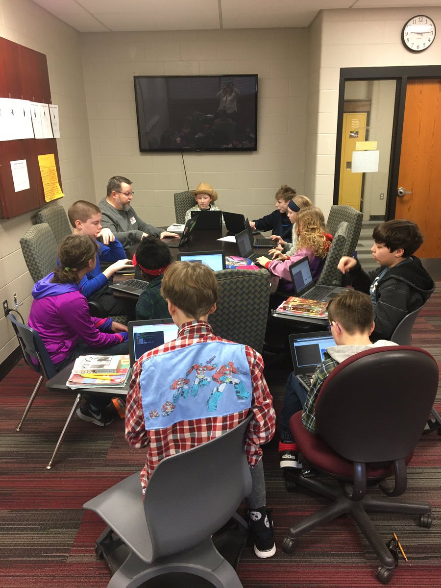 Maddockteach's tweet image. The beauty of bringing in community partners as educators.... I can’t understand a thing this group is discussing, yet all of them understand each other because of the programming they are learning from @Pearson
Thanks, Mr McCollum! #communitypartnerships #kidcoders
