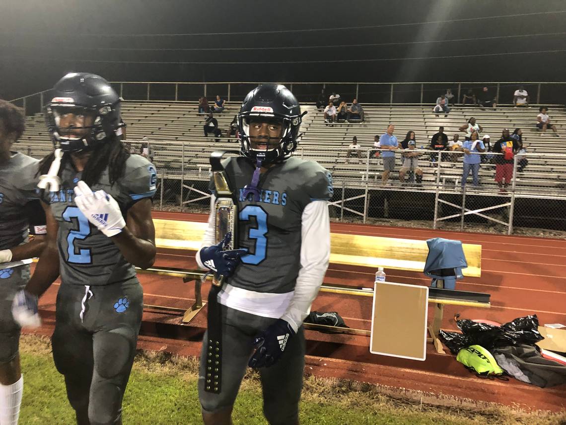 Miami Palmetto’s Amazing Athlete Jason Marshall Jr. Has Shot To The Top. wqam.radio.com/blogs/south-fl…  <a href="/jasonjr3_/">Jason Marshall Jr.</a> <a href="/PantherPride305/">Miami 🅿️almetto Football</a> <a href="/SFHSSports/">Florida Kids Football</a> <a href="/SouthFLExpress/">SFE</a> <a href="/Therula99/">Ricky Williams Sr.</a>