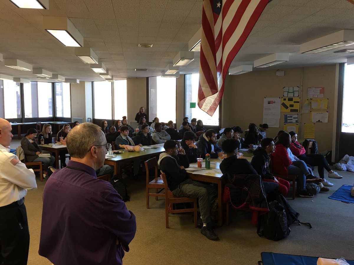 frps_durfee's tweet photo. @Durfee2020 students and teachers in our #ProjectRedandBlack receive #AED #CPR and #StopTheBleed training from @FallRiverFire! Special thanks to @JoshuaHetzler and #MimiLarrivee of our #SchoolCommittee and #MrsSharpe our K12 #HealthPE Director! @FRPSsupt @MayorPaulCoogan https://t.co/7Sa1ppdBjU