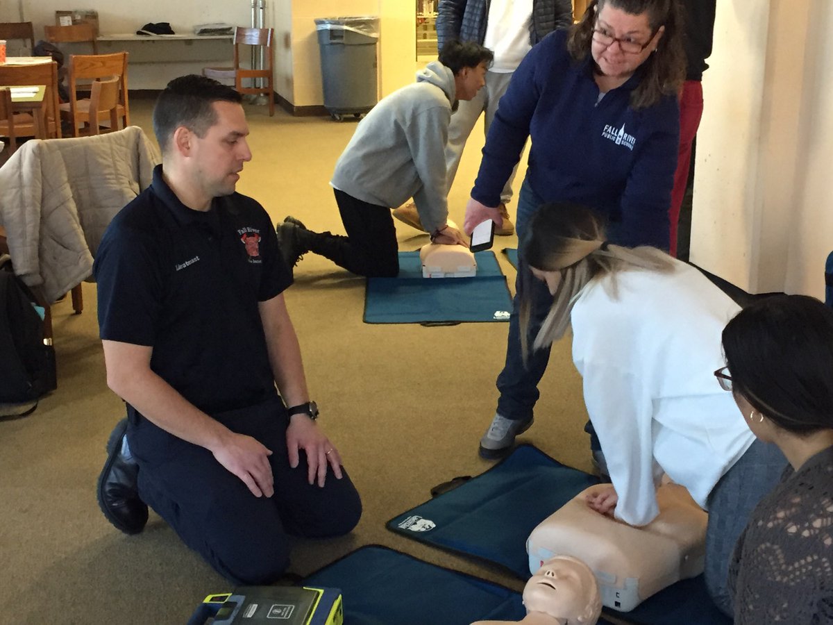 frps_durfee's tweet photo. @Durfee2020 students and teachers in our #ProjectRedandBlack receive #AED #CPR and #StopTheBleed training from @FallRiverFire! Special thanks to @JoshuaHetzler and #MimiLarrivee of our #SchoolCommittee and #MrsSharpe our K12 #HealthPE Director! @FRPSsupt @MayorPaulCoogan https://t.co/7Sa1ppdBjU