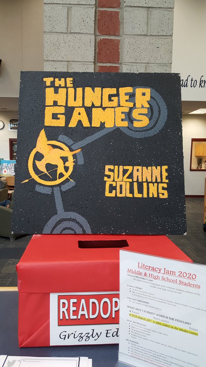 GFH_Mediacenter's tweet photo. Awesome job by the Grassfield Art Club! Celebrating Reading Month by painting book cover ceiling tiles for the media center. #crcreads #januaryreadingmonth @ChesapeakeReads @grassfield_hs https://t.co/cjTHpBufV2