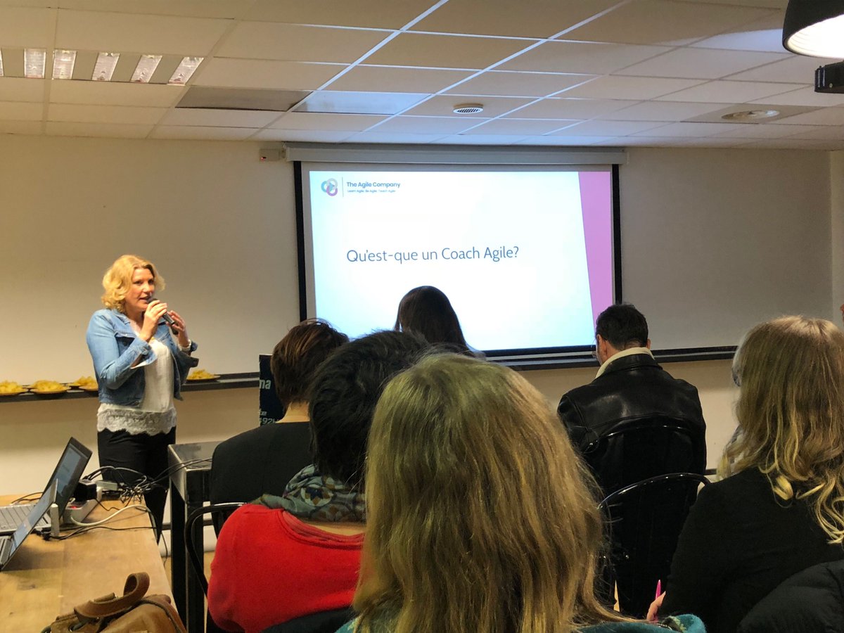 espritagile's tweet image. Hier soir @rtprestes et Natascha ont dressé un portrait du #coachAgile et ont initié 40 participants à l’écoute active. A grand merci à eux ainsi qu’à travaux.com pour l’accueil. Et un grand merci à tou.te.s pour votre participation active à cet l’#AgileAfterWork !