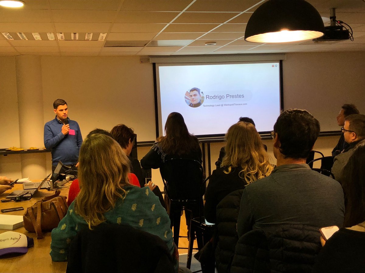 espritagile's tweet image. Hier soir @rtprestes et Natascha ont dressé un portrait du #coachAgile et ont initié 40 participants à l’écoute active. A grand merci à eux ainsi qu’à travaux.com pour l’accueil. Et un grand merci à tou.te.s pour votre participation active à cet l’#AgileAfterWork !