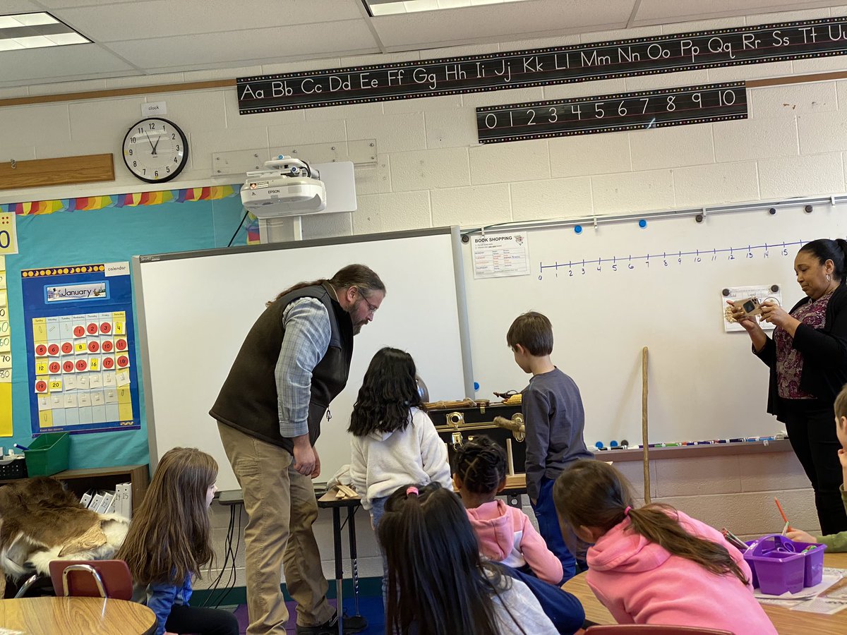 KWBdelli's tweet photo. Jamestown presentation yesterday! One student helped cut down trees to build a house and another dressed as a farmer! @JenBuckleyVA #kwbpride @KwbVaughn https://t.co/N7FysJqLVq