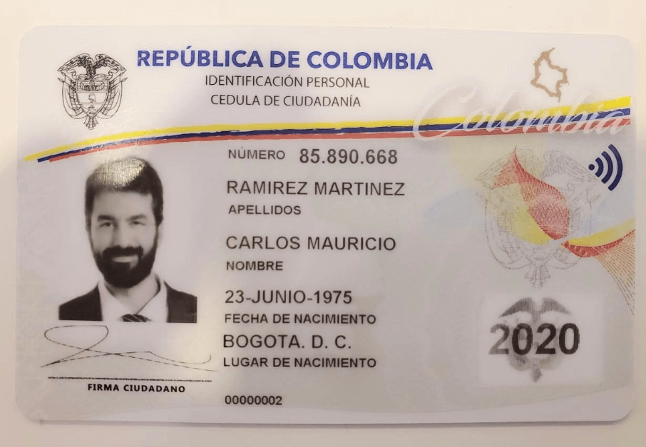 elGrafomano's tweet photo. Curioso que Colombia —epicentro de las cirugías estéticas— se muestre tan indolente ante la fealdad del entorno. 'Fea: la cédula', mi columna para @PublimetroCol. Sobre el prototipo de la nueva identificación electrónica. Léanla, coméntenla y compártanla: https://t.co/GAlKg9YnB1 https://t.co/BHZlvquCDI
