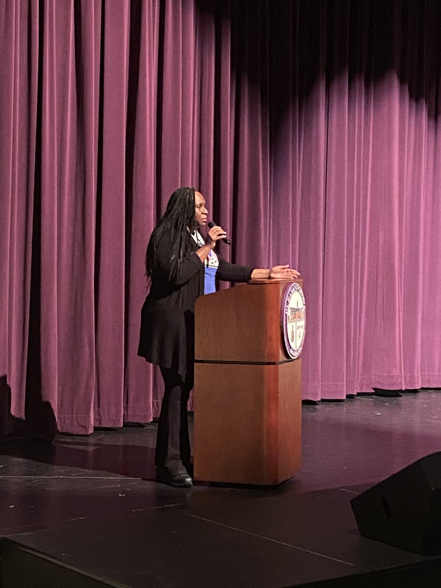 PghsGuidance's tweet photo. Valencia Belle is in the house! She spoke with 9th graders about college applications, scholarships, and ACT scores. It’s never too early. #schoolsprograms #prepare #graduate @JEFCOED @pghs_spartans https://t.co/0kbo56oG7B