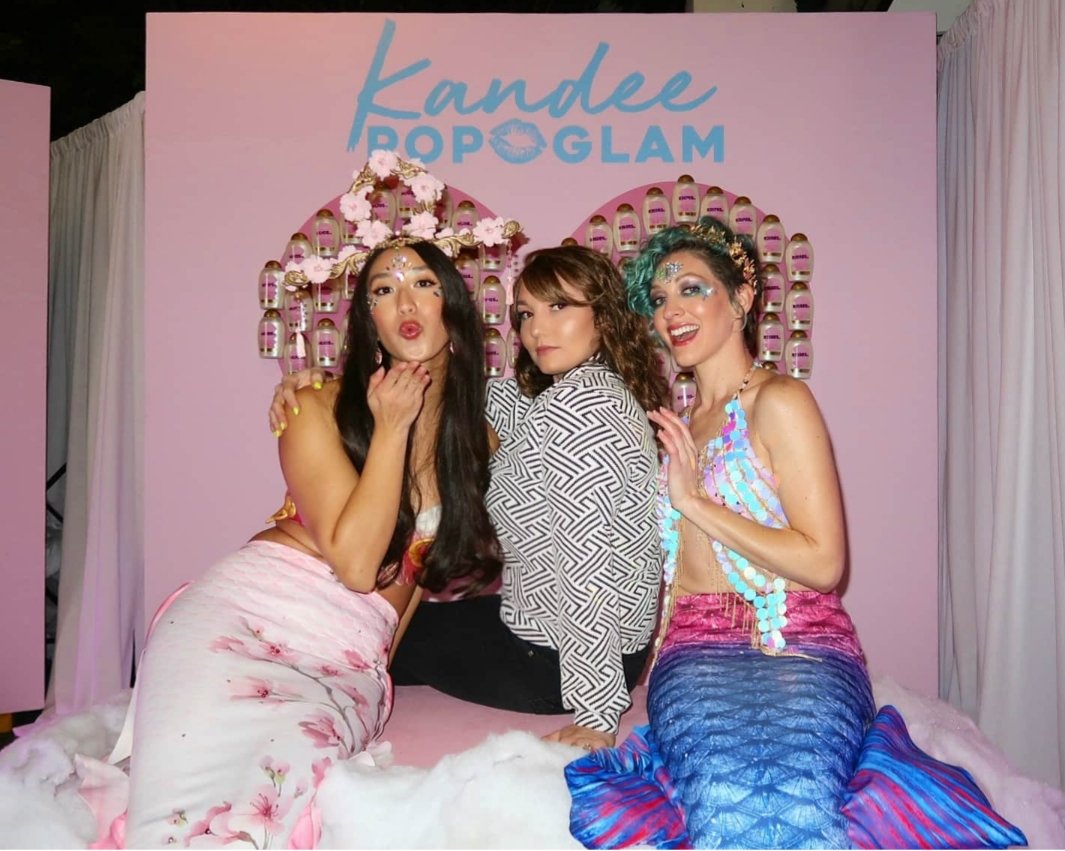 djcomplexlex's tweet image. Just your typical Tuesday night, hanging out with mermaids 🧜‍♀️
The @OGXBeauty x @KandeeJohnson Pop Glam Launch Party last night was awesome! 💕💅💋💄🛁🚿
