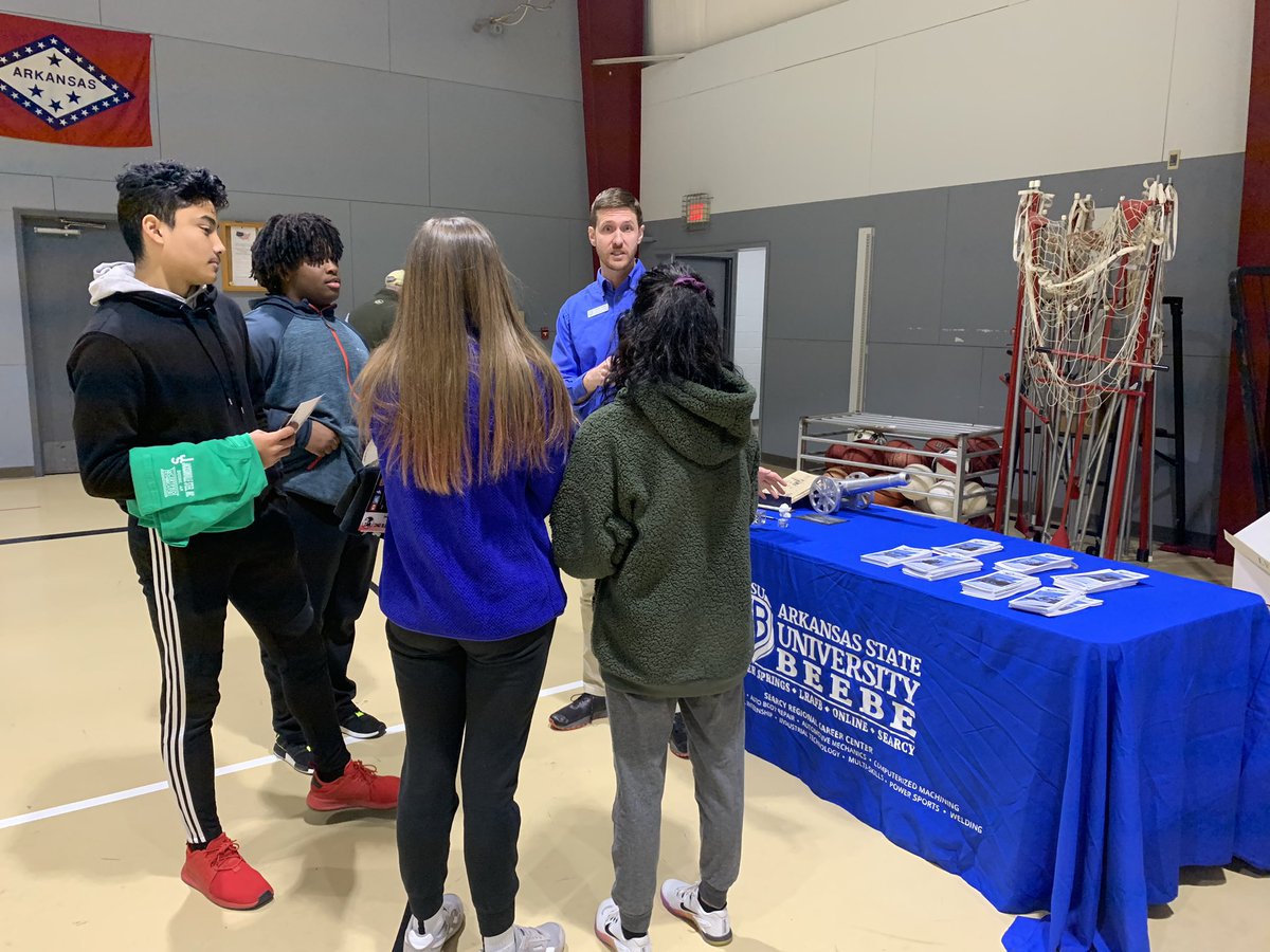 GloverHollyD's tweet photo. Be Pro Be Proud and Career Tech Day is an amazing opportunity for Beebe students to learn about career options in trade schools, industry, and other agencies right after high school. #BPRD @beebehighschool @BeProBeProudAR https://t.co/YpPlGRTbKu