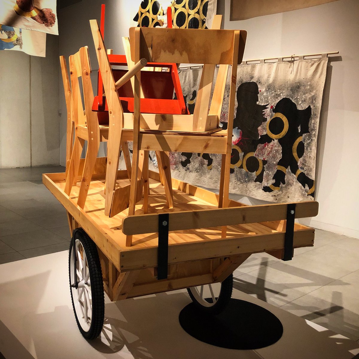 Mandsiii's tweet photo. Fantastic open evening of #NomadicTales by the amazing #RichardBartle @MuseumSheffield #MillenniumGalleries Superb show, and it’s always good to be back in the #galleries of #sheffield #art #contemporaryart #conceptualart #culture https://t.co/A15Y6eVnMW https://t.co/ScoBv5jmj5
