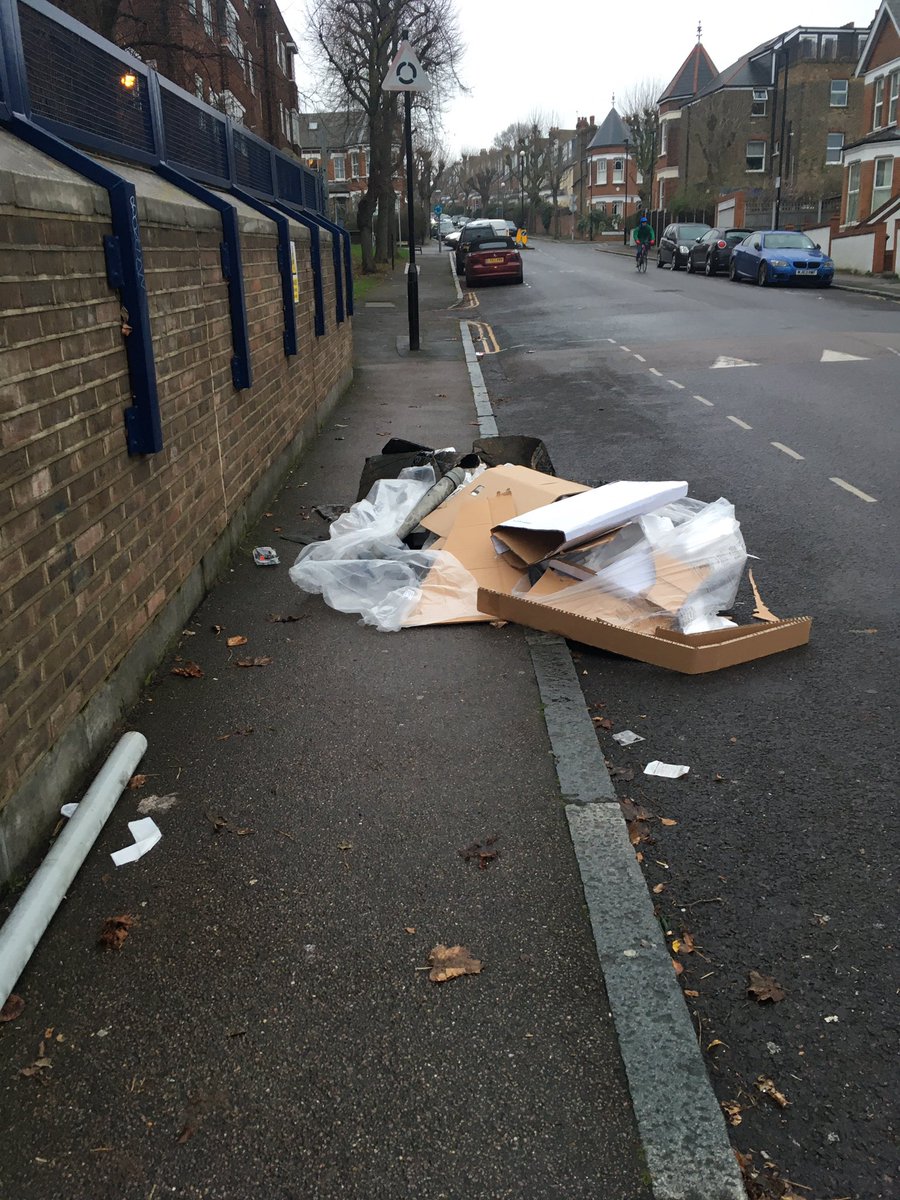 AlyChromy's tweet photo. @haringeycouncil hiya, there’s a load of rubbish dumped on Oakfield Road. Please can this get taken care of? It’s difficult to get around since it’s all over the walkway. 😐 https://t.co/huzNRg9wRv