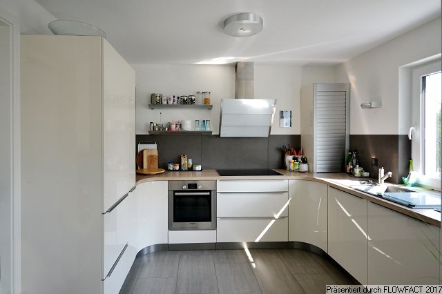 BaurImmobilien's tweet photo. Modern &amp; Zentral ! 
Attraktive 4,5-Zimmer-Wohnung in 🚩#Aulendorf

Die #Wohnung ist im 🌼#Frühjahr 2020 bezugsfrei. Gerne stellen wir Ihnen dieses tolle Objekt bei einer persönlichen Begehung vor!

https://t.co/Lk5gxwadPD

#immobilien #makler #immobilienmakler https://t.co/uPwswgCRy2