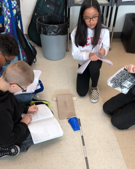 MsEmilyHine's tweet photo. Interia lab. Which one will experience the least amount of moment. Sandpaper, felt, wax paper, construction paper? #hashtag180 #sci5p11 https://t.co/XCTvMF2lHt
