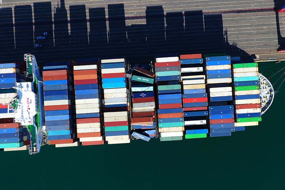 GreatCircleInt's tweet photo. MAIB Issues Report on Loss of 137 Containers from CMA CGM Containership
https://t.co/QwCT8b02iy https://t.co/9uqlzjqpQD