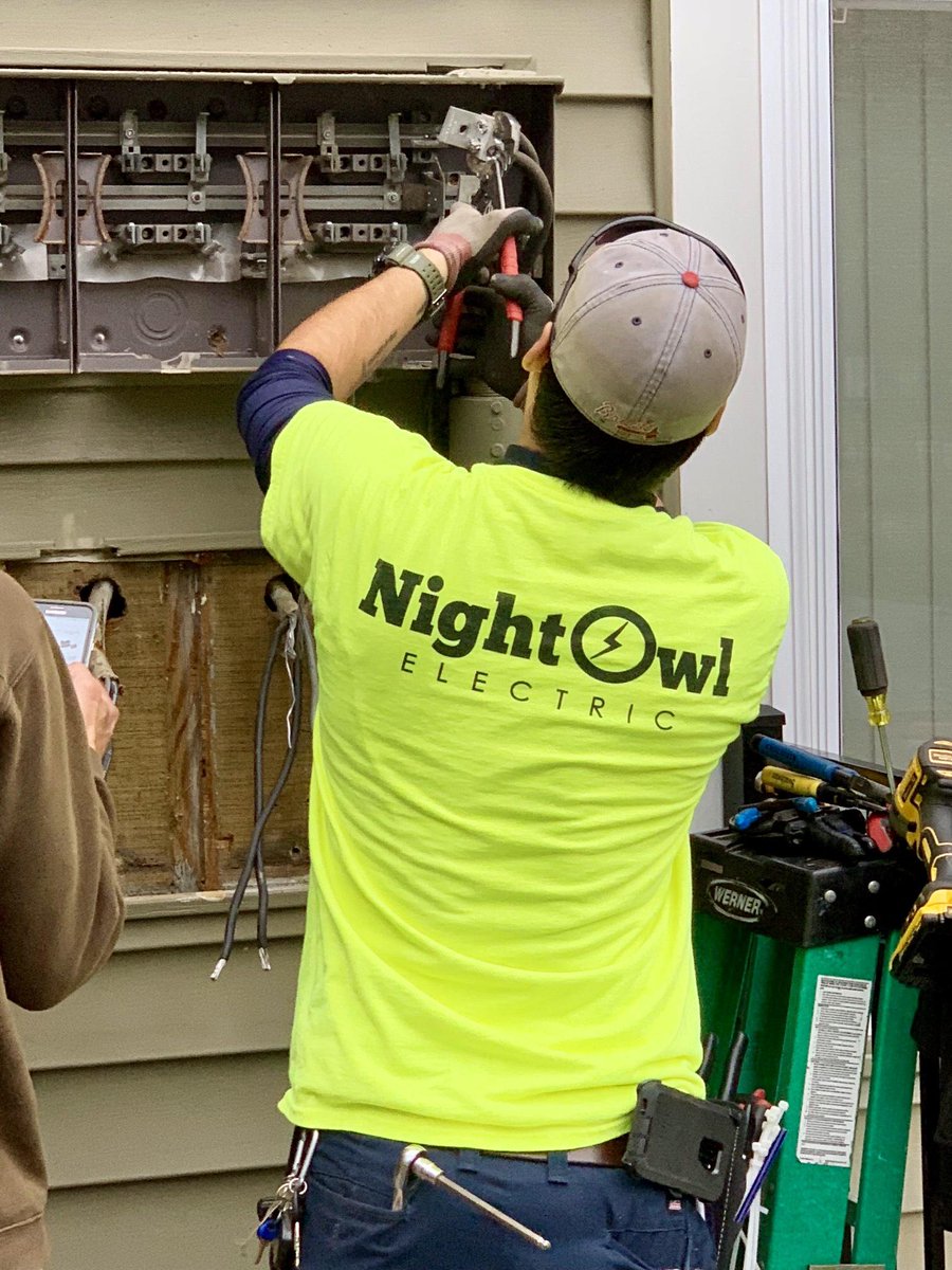 NightOwlInc1's tweet photo. ๐ถIt's Electric! Boogie woogie, woogie!๐ถ Your Night Owl Electric team handles service calls to complete upfits! 888-283-6303 #NONC #multifamilyrenovations #LEDconversions #ROI https://t.co/KhUCB2VUxZ