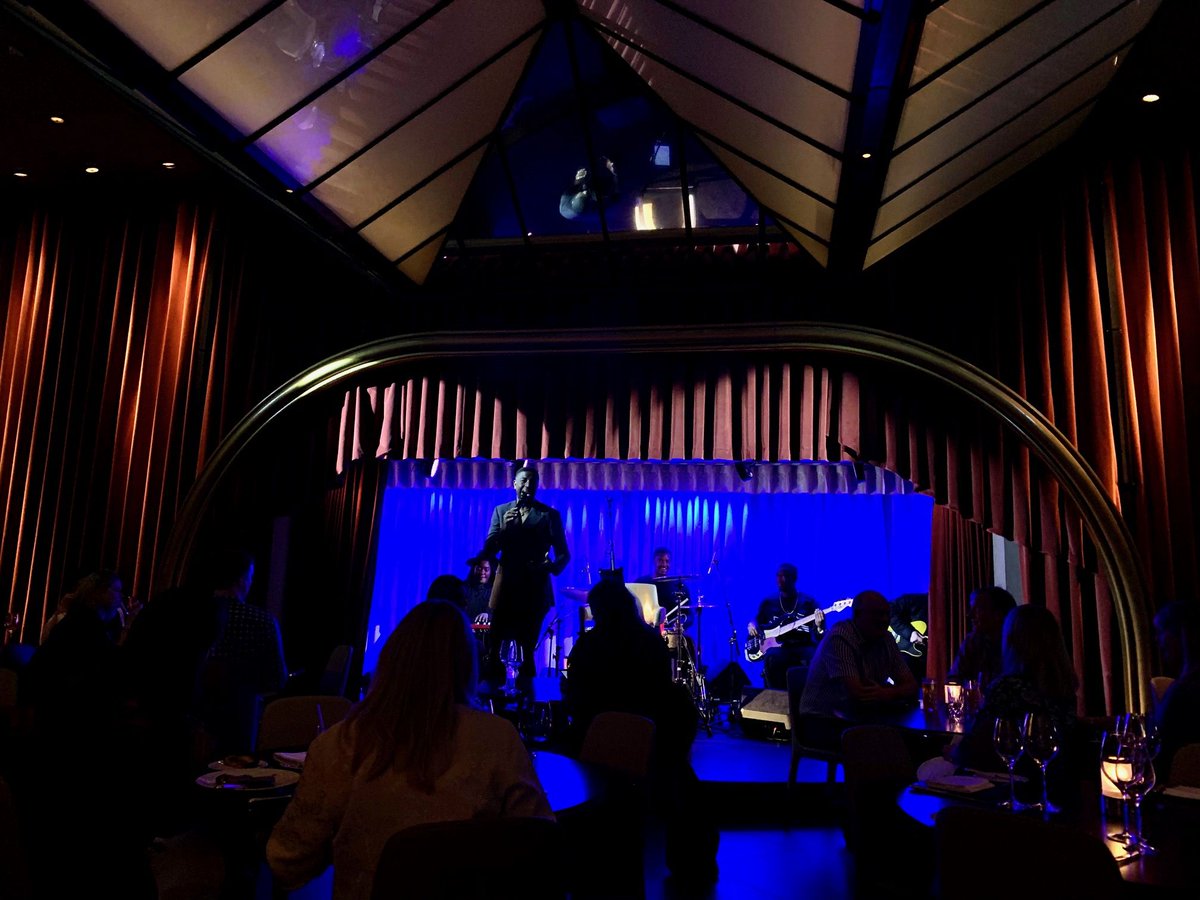 Number_Violet's tweet photo. Great night of laughter, great food and drinks had @quaglinos with some of the industry's finest @JoaquinAFlores @NataliaGray95 @GrahameCarter 🍷 🍹 #TheQuarterClub #Networking #London #Construction #CivilEngineering https://t.co/6TTcGbTiwX