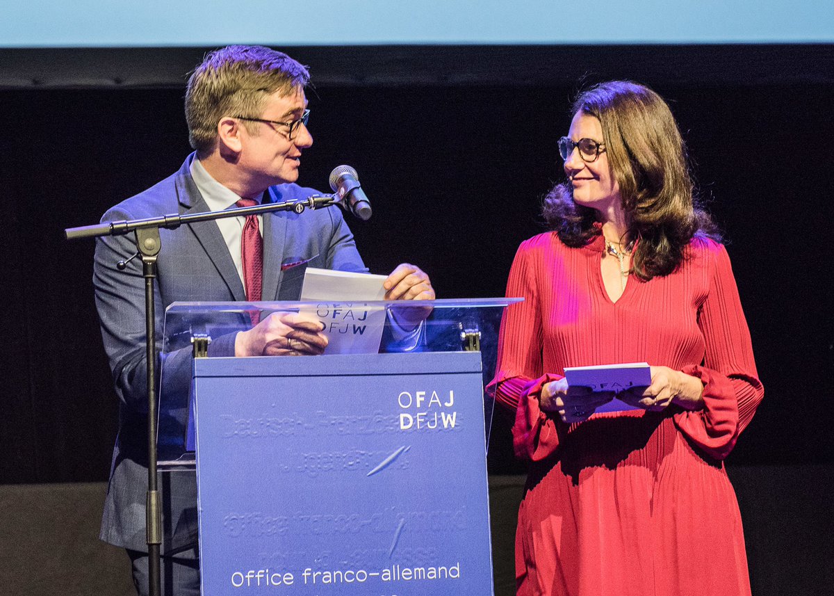ofaj_dfjw's tweet photo. Notre réception des vœux : avec notre nouveau tandem et les orientations 2020-2022 https://t.co/qjFjGfI83T #JFA20
🇪🇺🌱🌍🏅🤳
Unser Neujahrsempfang: mit neuer Doppelspitze und Orientierungen 2020-2022
https://t.co/MJ2k8uCrOV #DFT20
©️ Jennifer Sanchez | https://t.co/3QY6iWF8AC https://t.co/Duu7UAyjoX