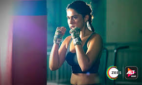 simrprit's tweet photo. "Chal bhag daud bhag, ye hai fauz ki dahaad".This fierce girl #MajorMonicaMehra is getting into my nerve. Love you @jenwinget 💝❣️💕💟🍑💞🌹. #CodeM #ALTBalajiOriginal https://t.co/Abf47xhWns