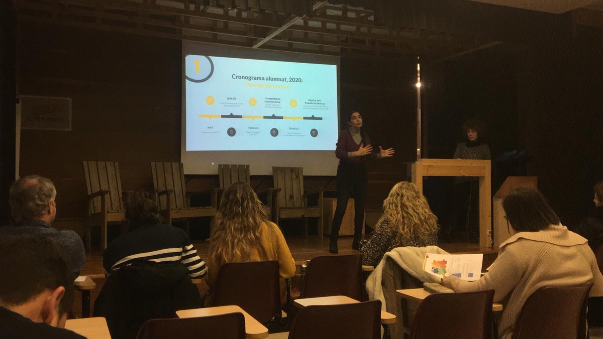 InsMMP's tweet photo. Avui tot el bloc fent #formació amb professionals del @citilab. Ens donen suport per #organitzar #tutoritzar i #avaluar els #TR. @laias @emparpolo https://t.co/xcVHXPQfbk