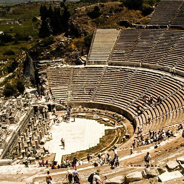 Предлагаем в ближайшую субботу встретиться и погрузиться в атмосферу античности)
⠀
Мы уже знакомили вас с нашим замечательным БиблиоТеатром «Прямая Речь». И в 2020 году уже готова программа цикла «Просветительские субботы», - «Театральная энциклопеди… ift.tt/38sZwdp