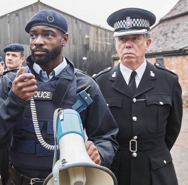 LipServicevoice's tweet image. #WhiteHouseFarm continues this evening on @ITV 9pm
#SeanGilder plays CS Harris