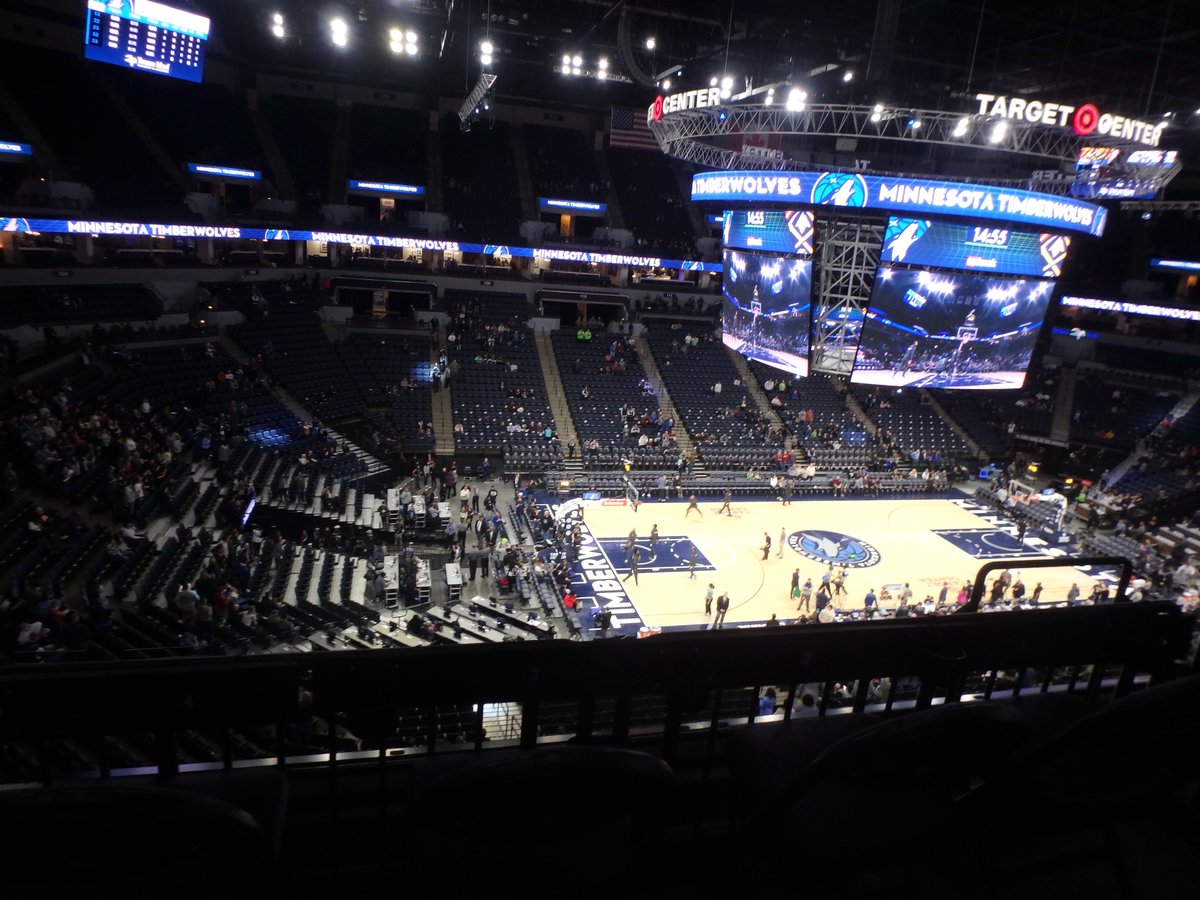 ER_Mktg's tweet photo. Monday night our team was at the @Timberwolves game #eventmarketing on behalf of our client. Fun and engaging sports events always provide an exciting setting for brand promotion!

#MarketingTeam #EventTeam #EventStaffing #LiveEvents #Basketball #Branding #PromoTeam https://t.co/KSQx1hRMBc