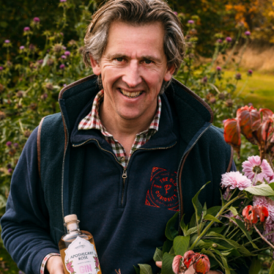 scottish_gin's tweet photo. Competition time!⁣
Win a bottle of Secret Garden Gin Apothecary Rose from @OldCuriosity_.⁣
Apothecary Rose is one of the most celebrated ancient roses!
To enter read all about it at https://t.co/yxD1GznWnv then comment below.⁣
Over 18s only.
Winner drawn 28/01⁣
Good luck!⁣ https://t.co/Znm3TF7xrQ