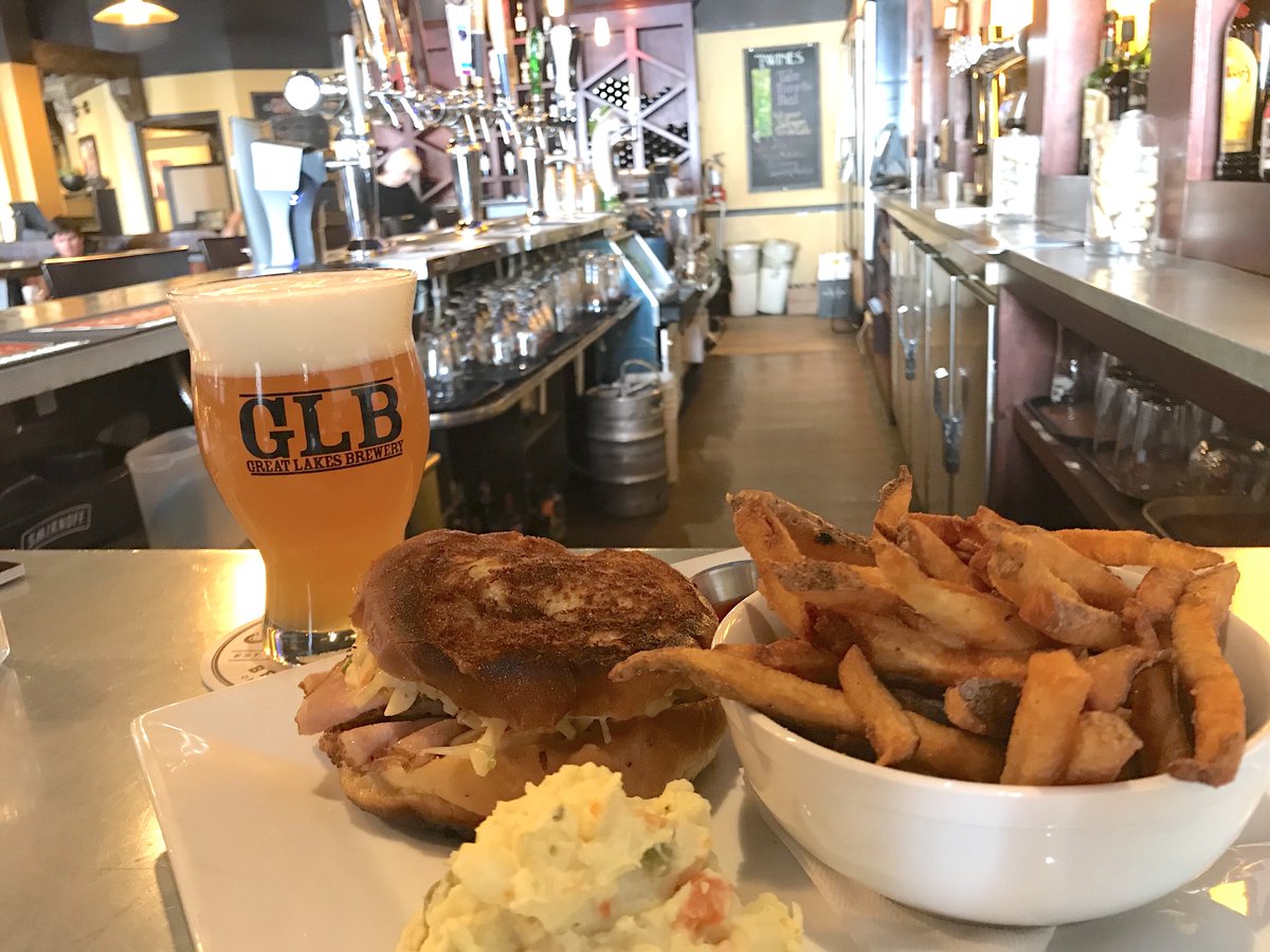 GreatLakesBeer's tweet photo. Here is today's GLB lunch recommendation - @Schnitzels
 European Flavours in Cornwall

Pork Gouda Melt: Roasted pork loin w/ grainy mustard, lemonnaise, coleslaw, pickles &amp; smoked Gouda

New Eastern ONT Rep (Alex Whitlow) adds "this is the best potato salad"!!

#GLBlunchTweets https://t.co/eohGwDdL7e