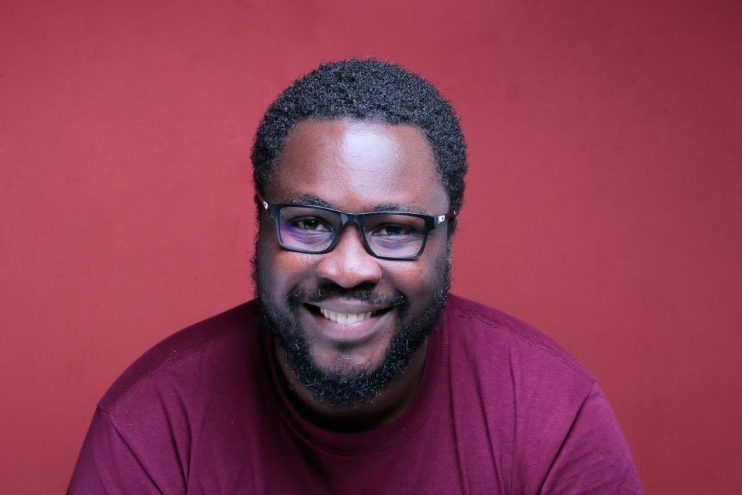 alueducation's tweet photo. #MoreThanALUStaff with Global Challenges facilitator, Kwame Norvixoxo. Not only is he a Research facilitator, he is also a poet, photographer and an amazing cook! Talk about well-rounded! ALU faculty hands down takes the prize! #WorkAtALU #MoreThanALUStaff https://t.co/VBNKFnydZI