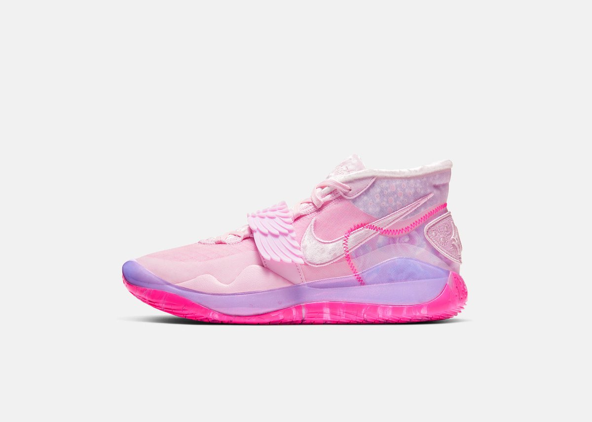 fsstreetball's tweet photo. O Novo KD12 tem DNA de modelos anteriores resultando o Aunt Pear https://t.co/u6Y7kSqDGw

#KevinDurant #nike #basketball #nba https://t.co/rSRB6c3ouX