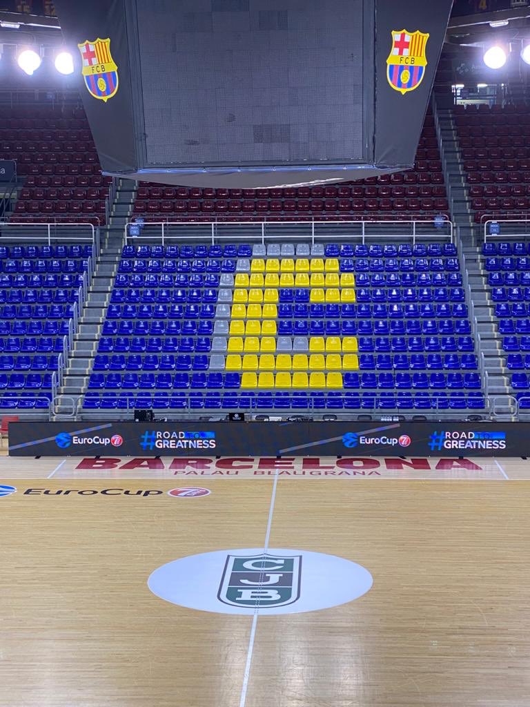 xavierbosch's tweet photo. Una foto per a la història, del Barça i de la Penya: https://t.co/qg7wIBnk0K