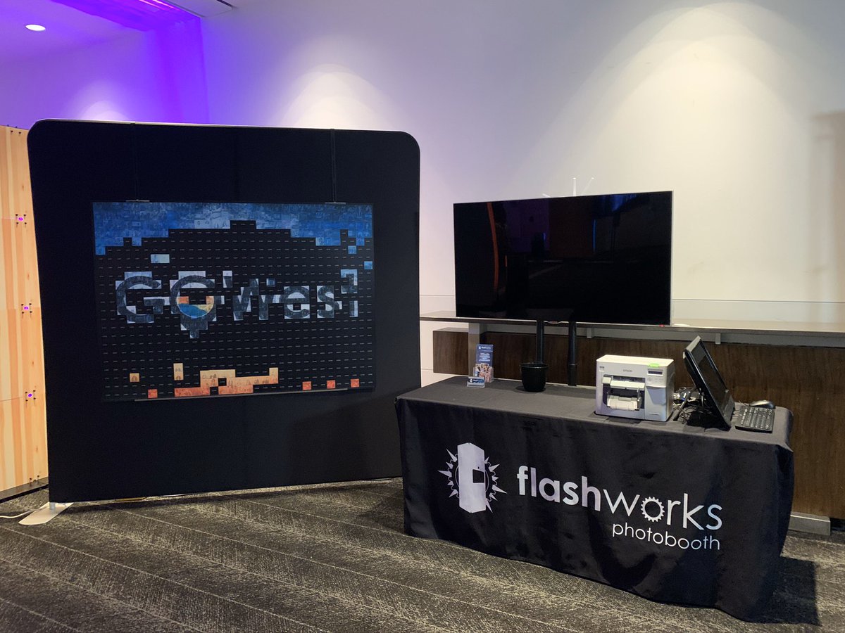 SantoroMilena's tweet image. Highlights: create a work of art capturing your event moments w/ #photomosaicwall from @FlashworksEdm #GoWest2020 #eventsprofs #photobooth