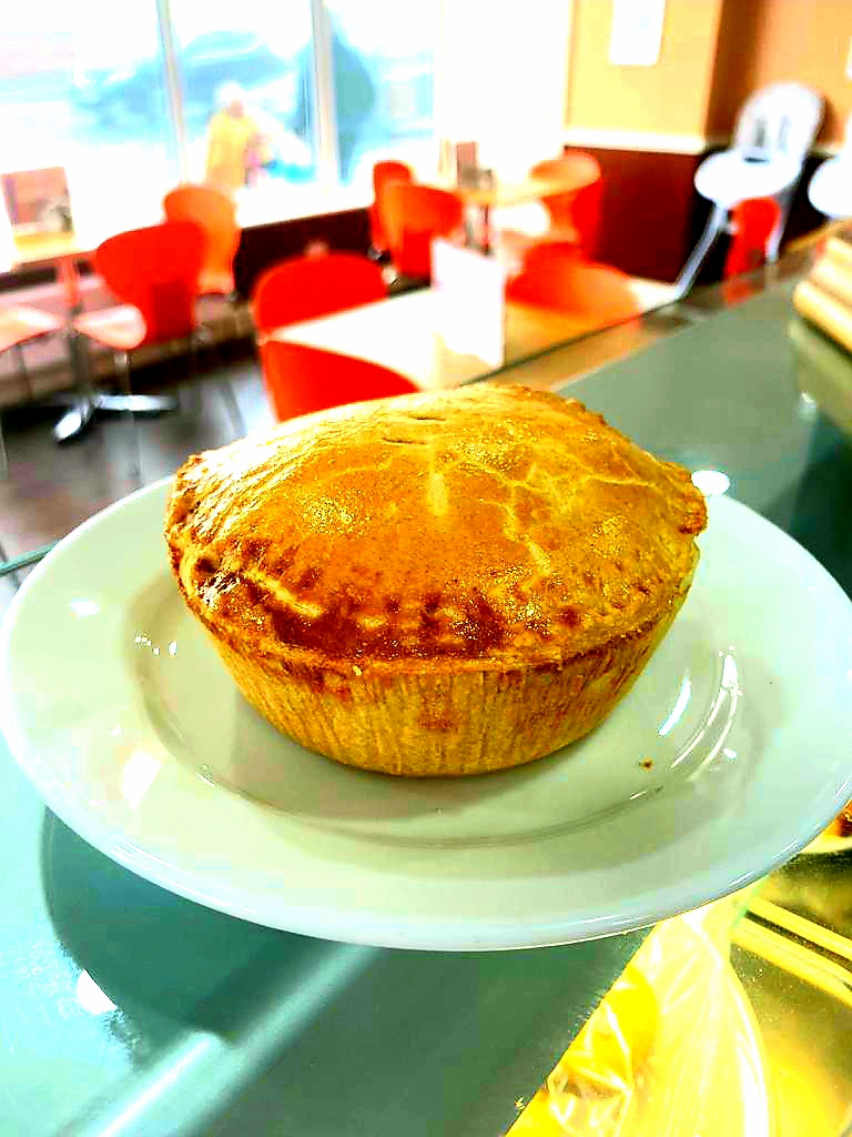 thecafe264's tweet photo. Feast your pies on this 👀🥧 

SPECIAL INTRODUCTORY OFFER: 

✔️Takeaway for £1
✔️Eat in and enjoy our pie, chips and gravy special for £4.50 https://t.co/lZIWSF2HiP