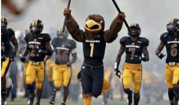 mike13edy's tweet photo. Truly blessed to receive an offer from The University of Southern Mississippi #AGTG @BooneBoonec @ChadSimmons_ 
@AL7AFootball 
@RivalsJohnson 
@JohnGarcia_Jr 
@GasCrew7v7 https://t.co/ITuKxcQrxP