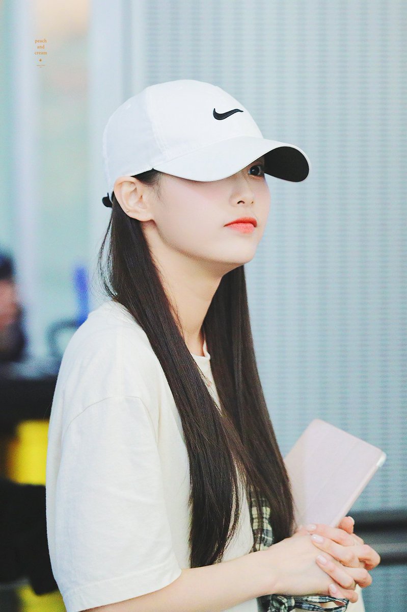 peachcream_chuu tweet picture