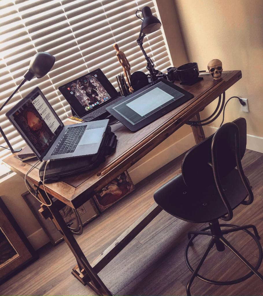 wacom's tweet photo. Wednesdays are for workspaces. 💁‍♀️ 💁‍♂️ This week, we're visiting @FarrTehani's eclectic set up in California, featuring her Wacom Cintiq 16. What does your studio look like? Show us using #WacomWorkspace for a chance to be featured next!
#Wacom #desk #deskgoals https://t.co/sui3aTW9BN