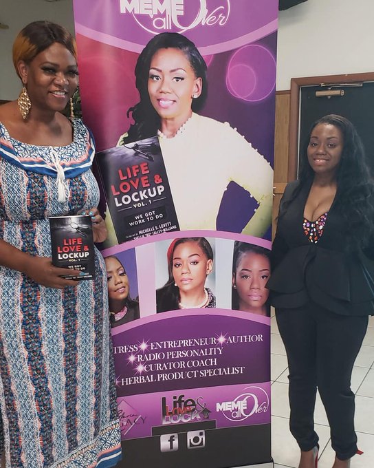 So proud of my friend 🥰🥰 #author #bestselling #memeallaver https://t.co/Z6EK0YDlCs<a href="/tag/author"class="tags">#author</a><a href="/tag/bestselling"class="tags">#bestselling</a><a href="/tag/memeallaver"class="tags"><span>#memeallaver</span></a>