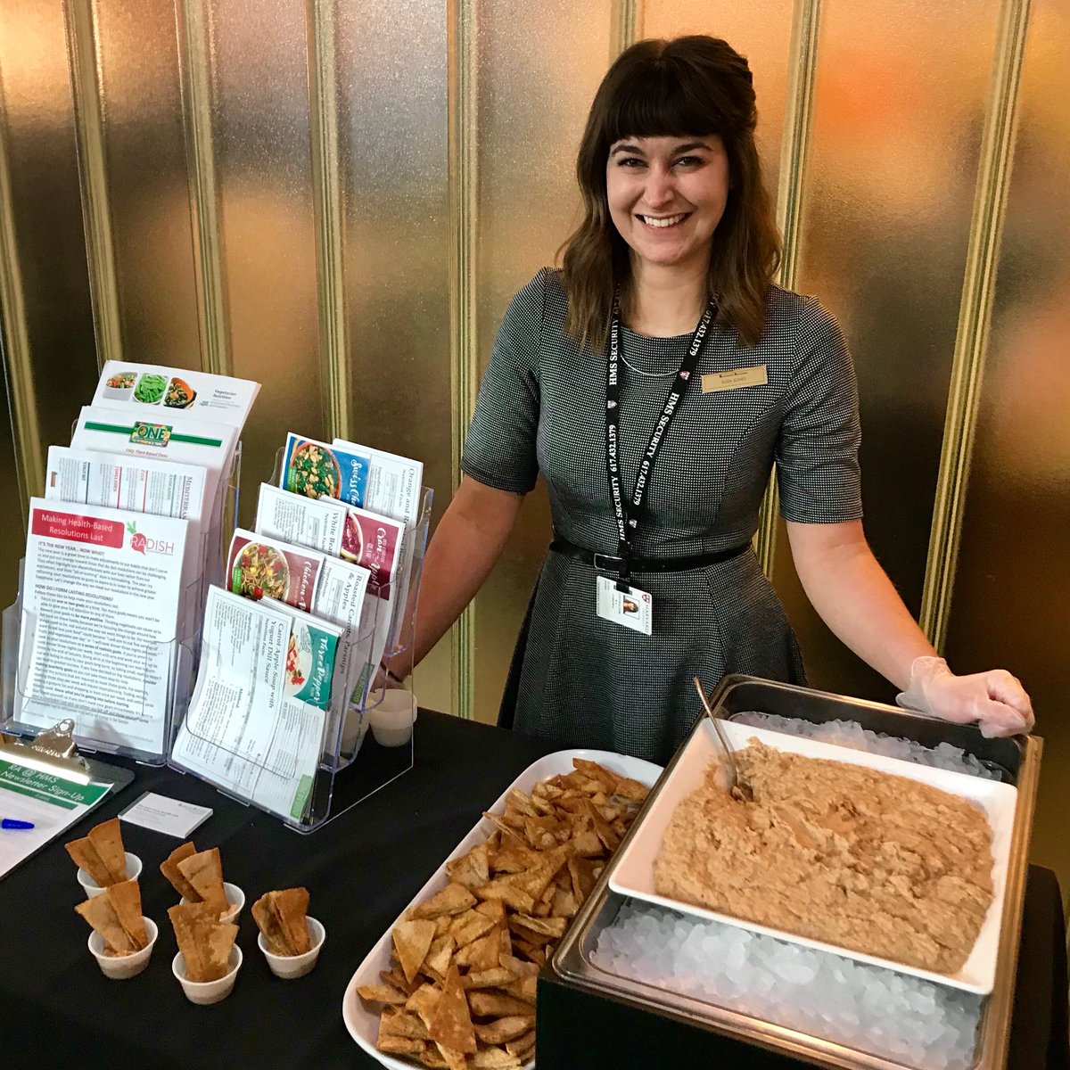 Join us at #ElementsCafe today for an exclusive tasting of our Kalamata Olive and Roasted Garlic Hummus with house made Whole Wheat Pita Chips! 🤗👩🏼‍🌾 #MediterraneanDiet #RAInnovates
