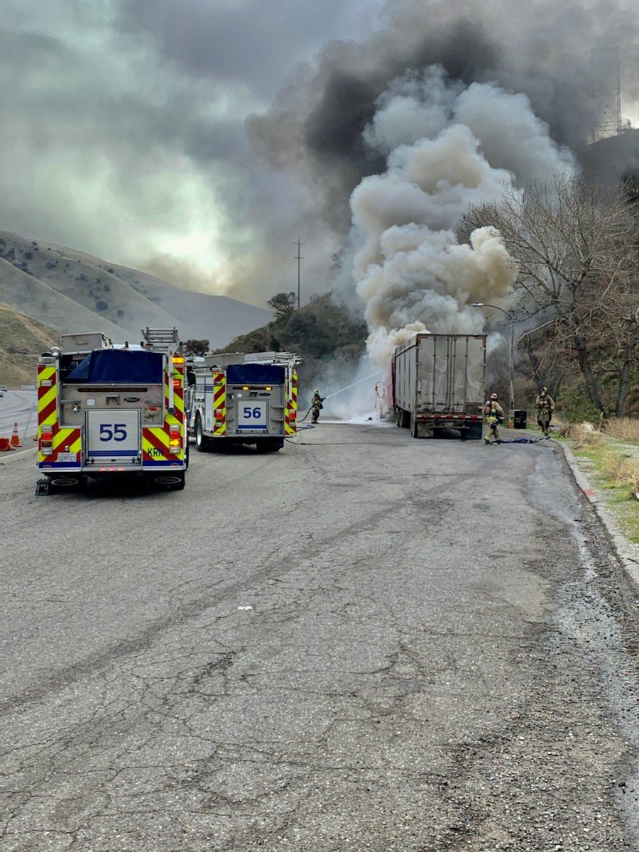 No, we’re not sending smoke signals from the Grapevine. A big rig caught fire at the upper water hole. As always, ⁦@kerncountyfire⁩ Department is on scene getting it done.