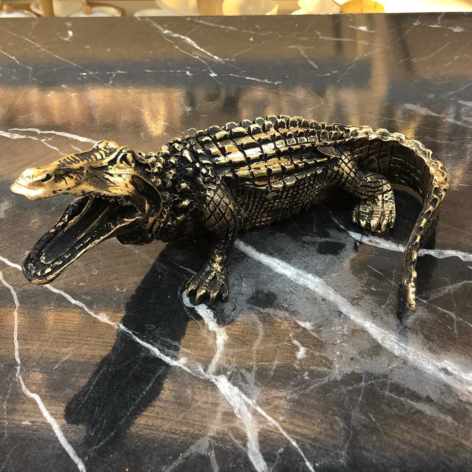 Tüm ürünler ücretsiz kargo ile gönderilir.
Ev ve ofislerde çok şık duracak dekor objesidir.
#modevturkey #evim #evimevimguzelevim #evdekorasyonu #dekor #dekorasyonönerileri #home #myhome #decoration #decor #içmimar #içdekorasyon #içdizayn #içdekor #içtasarım #timsahheykel #heykel