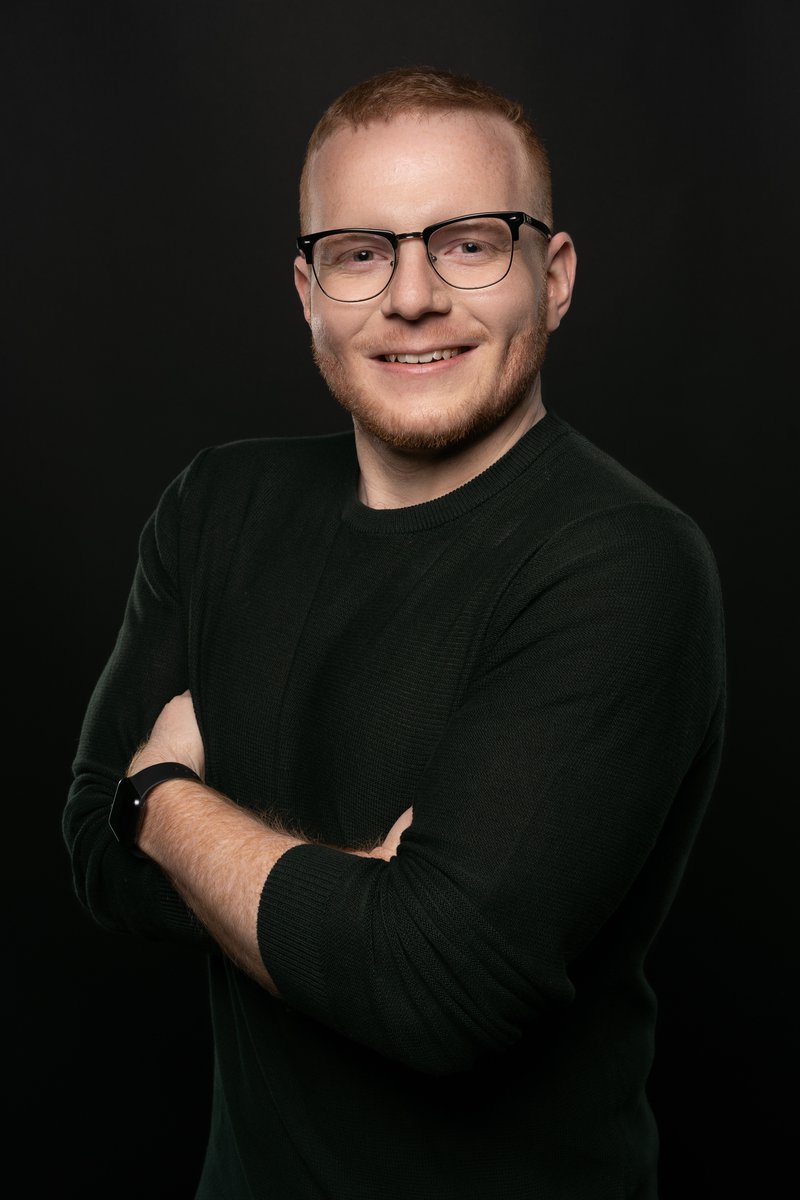 _tridd's tweet photo. My talent page on @CodeRedEsport was overdue an update. Pretty much hired an entire squad for this:

📸 @RAV_photography 
🎨 @faeszii 
✍️ @byKotney 

https://t.co/MFzCH62lMR https://t.co/lOdxIIpYWK