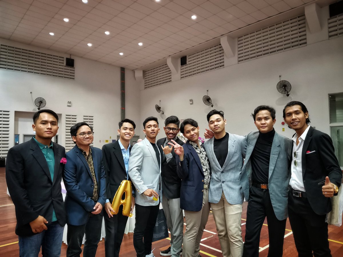 ilhmdli's tweet image. Majlis Makan Malam Pra Graduasi
#BeginningOfTheEnd 170120