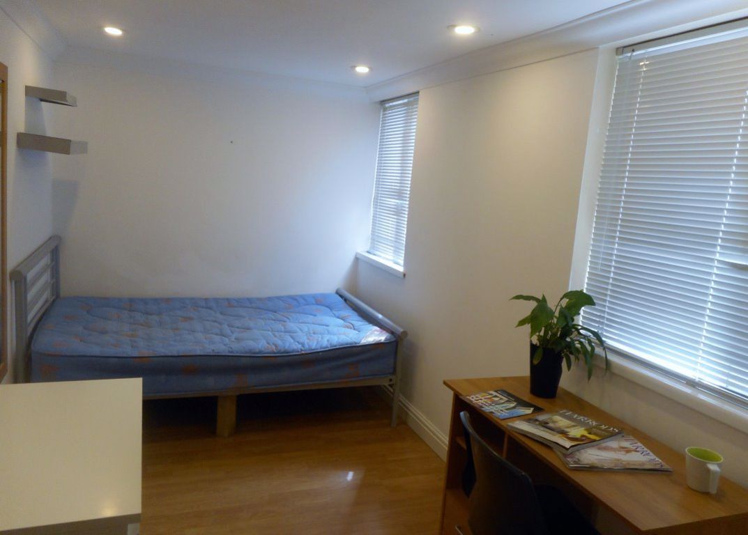 jnrproperties's tweet photo. FROM THE LIBRARY TO THE WOODVILLE PUB AND HOME IN MINUTES - ONLY £350pp
To Let 4 Bed Flat  Cathays Terrace, Cathays ( 4 Beds ) GF £1,340 pcm
Fresh refurbishment of outstanding quality. 4 good size double bedrooms with ensuite shower facilities. 

https://t.co/bjxioasppJ https://t.co/efX6QhX4AF